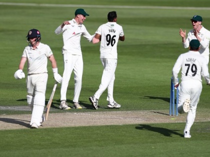UK County Championship Arshdeep Singh Navdeep Saini performed brilliantly Kent and Worcestershire Arshdeep took two wickets Saini took first ball wicket see video | UK County Championship: इंडीज दौरे में शामिल तेज गेंदबाज ने किया कमाल, डर्बीशर के खिलाफ पहली गेंद पर ही विकेट चटकाया, देखें वीडियो