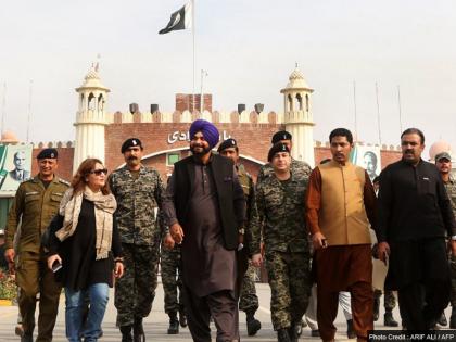 Navjot Sidhu will have to seek political clearance to visit Kartarpur: Govt | मोदी सरकार की इजाजत के बिना नवजोत सिंह सिद्धू नहीं जा पाएंगे करतारपुर साहिब