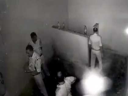 Bihar Nawada news SP allegedly puts 5 policemen in lockup, video goes viral | बिहार: नवादा SP ने 5 पुलिसकर्मियों को हाजत में कर दिया बंद! दो घंटे बाद छोड़ा गया, जानें क्या है पूरा मामला