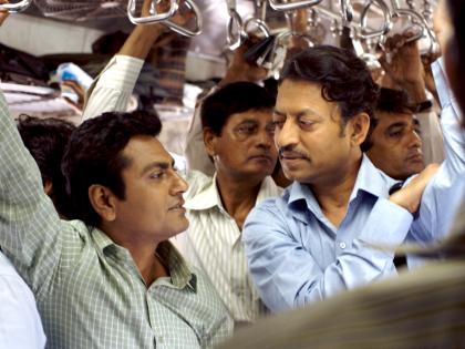 Nawazuddin travels in Mumbai local to save time | नवाजुद्दीन ने समय बचाने के लिए मुंबई की लोकल ट्रेन में किया सफर, चेहरे पर लगाया था मास्क, नहीं पहचान पाए लोग, देखें वीडियो