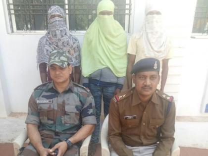 Kondagaon: 3 Naxals carrying 10 kg tiffin bomb arrested in Hadeli | छत्तीसगढ़: 10 किलो टिफिन बम के साथ 3 नक्सली गिरफ्तार