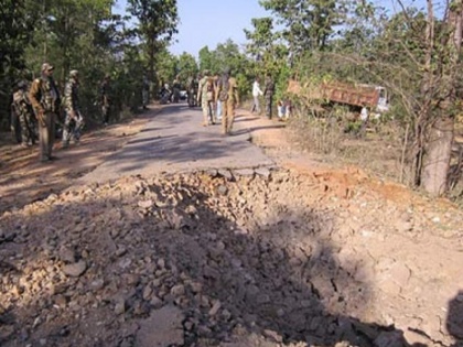 Explosion in landmine in Chhattisgarh, CRPF officer martyred, seven soldiers injured | छत्तीसगढ़: सुकमा में बारूदी सुरंग में विस्फोट, CRPF का अधिकारी शहीद, सात जवान घायल