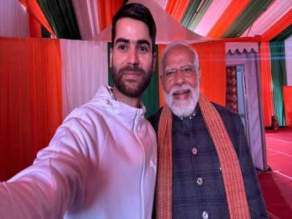Who Is Nazim Nazir Dar? PM Modi's 'Friend' With Whom He Clicked Selfie In Srinagar | कौन हैं नाजिम नाजिर नजीर डार? जिन्होंने श्रीनगर में प्रधानमंत्री मोदी के साथ ली सेल्फी