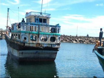 Coast Guard arrested 9 Iranians along with ships from Andaman waters, NCB suspects drug smuggling, investigation continues | कोस्ट गार्ड ने अंडमान जल क्षेत्र से 9 ईरानी नागरिकों के किया गिरफ्तार, एनसीबी को शक मादक पदार्थों की तस्करी का, जांच जारी