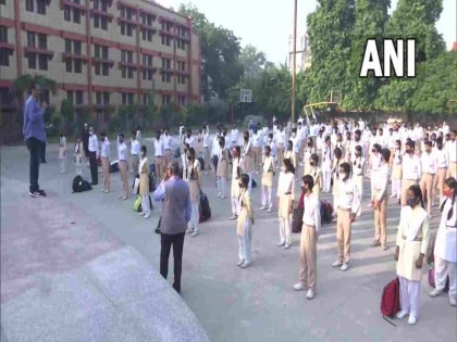 NCPCR wrote to schools requesting them not to punish students who wear Rakhi Tilak or Mehndi during Raksha Bandhan | NCPCR ने स्कूलों को पत्र लिखकर कहा- 'रक्षा बंधन के दौरान राखी, तिलक या मेहंदी लगाए छात्रों को न दें सजा'