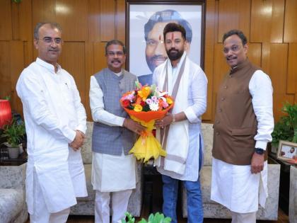 Bihar Elections 2025 Chirag Paswan, Upendra Kushwaha Jitan Ram Manjhi each 41 seats BJP JDU 202 seats How did deal work out equations | Bihar Elections 2025: चिराग पासवान, उपेंद्र कुशवाह और जीतन राम मांझी को 41 सीट, आखिर कैसे बनी बात