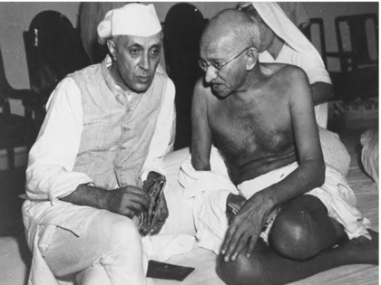 Nehru and Gandhi had opposed reservation for dalits and tribals says BJP MLA pravin darekar | बीजेपी MLA का बयान, नेहरू और महात्मा गांधी ने किया था दलित एवं आदिवासियों के लिए आरक्षण का विरोध