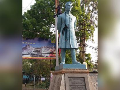 Jawaharlal Nehru statue on thrown Black ink and planning to break in Katwa Telephone Maidan West Bengal | अब पश्चिम बंगाल में जवाहरलाल नेहरू की मूर्ति पर फेंकी गई स्याही, प्रतिमा को थी तोड़ने की साजिश