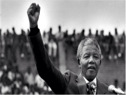 why google is not celebrating Nelson Mandela 100th birthday | नेल्सन मंडेला को याद करना क्यों भूल गया गूगल, आज है 100वां जन्मदिन 