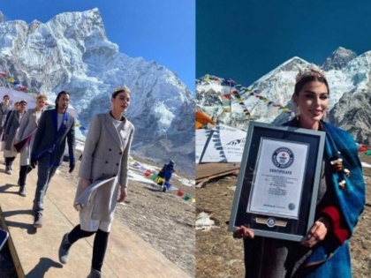 Nepal creates Guinness World Record for highest altitude fashion show event | सबसे अधिक ऊंचाई पर फैशन शो आयोजित कराकर नेपाल ने विश्व रिकॉर्ड बनाया