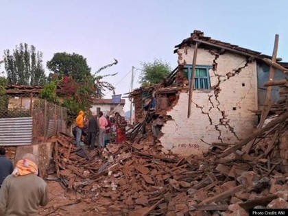 Nepal Earthquake Death toll stands 132 Horrific scene hundreds injured PM Modi said India stands in solidarity neighboring country will provide all possible help see video | Nepal Earthquake: नेपाल में भयावह मंजर, 132 की मौत और सैकड़ों घायल, पीएम मोदी ने कहा- भारत पड़ोसी देश के साथ और हर संभव मदद, देखें वीडियो