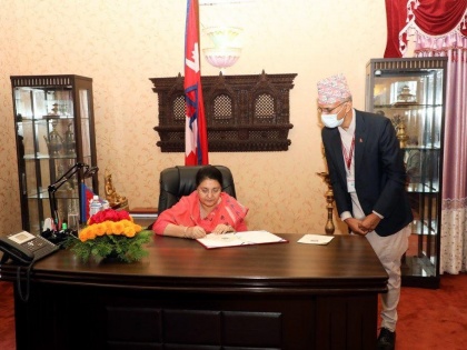 Nepal President Bidhya Devi Bhandari ratifies Constitution Amendment Bill changing map Nepal include Kalapani, Lipulekh and Limpiyadhura | लिपुलेख, कालापानी और लिंपियाधुरा विवाद: भारत की जमीन को अपना बताने वाले बिल पर नेपाल की राष्ट्रपति ने किए दस्तखत, बना संविधान का हिस्सा