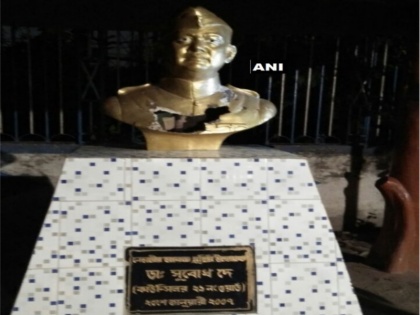 Netaji Subhas Chandra Bose statue vandalised by miscreants in Kolkata | कोलकाता में अब तोड़ी नेताजी सुभाषचंद्र बोस की प्रतिमा, शिकायत दर्ज