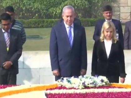 After Guard of Honour in President House Israeli pm benjamin netanyahu Pay Tribute Mahatma Gandhi at Rajghat | इजराइली पीएम ने कहा- संस्कृत और हिब्रू में रचे गये हैं दुनिया के महानतम ग्रंथ, दोनों देश रहे हैं बर्बर आतंकवाद के शिकार