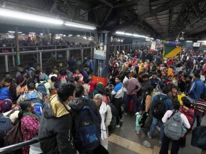 New Delhi Railway Station Stampede Updates live 2025 Passengers confused 'Prayagraj Express' and 'Prayagraj Special'? announcer played game 18 lost their lives see video | New Delhi Railway Station Stampede Updates: यात्री ‘प्रयागराज एक्सप्रेस’ और ‘प्रयागराज स्पेशल’ के बीच भ्रमित?, घोषणा करने वाले ने किया खेला!, 18 की जान... New Delhi Railway Station Stampede Updates live 2025 Passengers confused 'Prayagraj Express' and 'Prayagraj Special'? announcer played game 18 lost their lives see video | New Delhi Railway Station Stampede Updates: यात्री ‘प्रयागराज एक्सप्रेस’ और ‘प्रयागराज स्पेशल’ के बीच भ्रमित?, घोषणा करने वाले ने किया खेला!, 18 की जान...