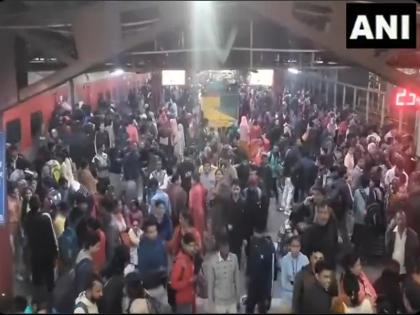 NDLS Stamped: 15 killed, 10 injured in stampede at New Delhi Railway Station, Railway Minister orders inquiry | NDLS Stampede: नई दिल्ली रेलवे स्टेशन में मची भगदड़ में 15 की मौत, 10 घायल, रेलमंत्री ने दिए जाँच के आदेश