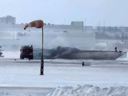 Plane Crash live flight overturned during landing at Toronto Airport 18 passengers injured in accident | Plane Crash: टोरंटो एयरपोर्ट पर लैंडिंग के दौरान पलटा विमान, दर्दनाक हादसे में 18 यात्री घायल