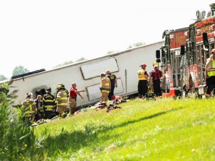 New York Bus Accident Indian tourist bus crash on highway 5 killed many injured | New York Bus Accident: अमेरिका में भीषण सड़क हादसा, भारतीय टूरिस्टों से भरी बस दुर्घटनाग्रस्त, 5 की मौत; कई घायल