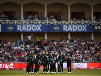 England vs New Zealand, 4th T20I 2023 New Zealand- 2 England-2 four match T20I series by a 2-2 margin Jonny Bairstow PoTS Mitchell Santner PoTM | England vs New Zealand, 4th T20I 2023: न्यूजीलैंड की टीम इंग्लैंड से 2-0 से पीछे, ऐसे किया पलटवार और सीरीज 2-2 से बराबर, जानें प्लेयर ऑफ द मैच और सीरीज किसे मिला