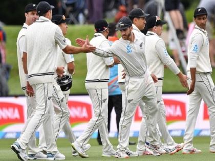 new zealand vs sri lanka 2nd test day 1 match report fast bowlers steals the show | NZ Vs SL 2nd Test: क्राइस्टचर्च टेस्ट में दिखा तेज गेंदबाजों का जलवा, पहले दिन गिरे 14 विकेट
