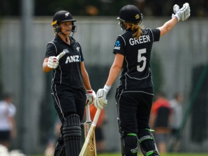 New Zealand Women's team made 490 runs vs Ireland, Registered Highest ODI Total Of All Time | न्यूजीलैंड महिला टीम की आतिशी बैटिंग में उड़े वनडे के सारे रिकॉर्ड, 490 रन ठोकते हुए रचा नया इतिहास