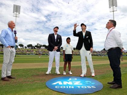 New Zealand vs England 2023 ENG 325-9 NZ 37-3 New Zealand trail 288 runs Ben Duckett 68 balls 84 runs Harry Brook 81 balls 89 runs | NZ vs Eng 2023: कीवी बॉलर पर चौके और छक्के की बरसात, न्यूजीलैंड बेहाल और 37 पर गिरे 3 विकेट, इंग्लैंड से 288 रन पीछे, लाथम, विलियमसन और निकोल्स आउट