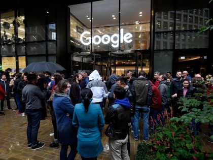 #MeToo: Google Employees Walkout Stage Protest Over Handling of Sexual Harassment | #MeToo गूगल के सैकड़ों कर्मचारियों ने किया वॉकआउट, कंपनी पर आरोपी को बचाने का लग रहा है आरोप
