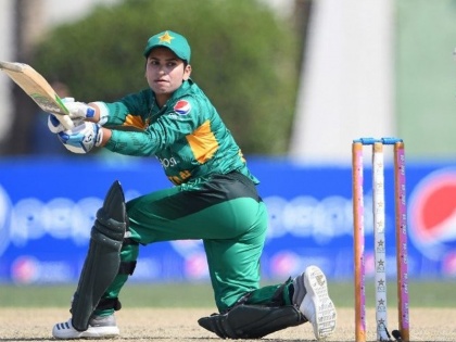 Pakistani Women Cricketer Nida Dar signs historic Sydney Thunder deal | विदेशी टीम के लिए खेलती दिखेगी पाकिस्तान की ये महिला क्रिकेटर, किया ऐतिहासिक करार