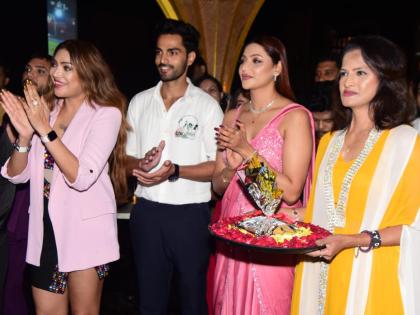 Nikita Ghag unveils her book Roar like a Lioness and song Ajnabee exclusive launch event | निकिता घाग ने किताब 'ROAR LIKE A LIONESS' और गाना 'अजनबी' का किया सफल विमोचन Nikita Ghag unveils her book Roar like a Lioness and song Ajnabee exclusive launch event | निकिता घाग ने किताब 'ROAR LIKE A LIONESS' और गाना 'अजनबी' का किया सफल विमोचन