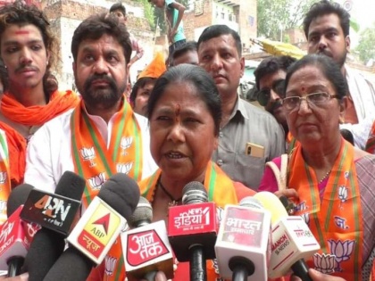 lok sabha election 2019 sandhi niranjan jyoti attack mayawati. | मायावती स्वार्थ में इस कदर अंधी हो गई हैं कि वह राज्य अतिथि गृह कांड को भूल गईं : साध्वी निरंजन