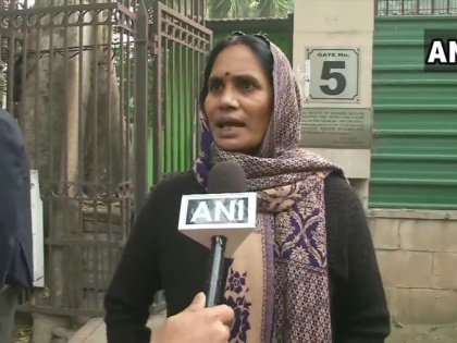 Nirbhaya Case: Nirbhaya's mother Aasha devi anger erupted over plea of convict Pawan Gupta saying that Government is responsible for this | Nirbhaya Case: दोषी पवन गुप्ता की याचिका पर फूटा निर्भया की मां का गुस्सा, कहा-इसके लिए सरकार है जिम्मेदार