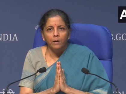‘With Folded Hands’, Nirmala Sitharaman’s Appeal to Sonia Gandhi on Migrant Crisis | 'प्रवासी मजदूरों पर जिम्मेदारी से बोलें सोनिया', प्रेस कांफ्रेंस के बीच निर्मला सीतारमण ने हाथ जोड़कर की अपील