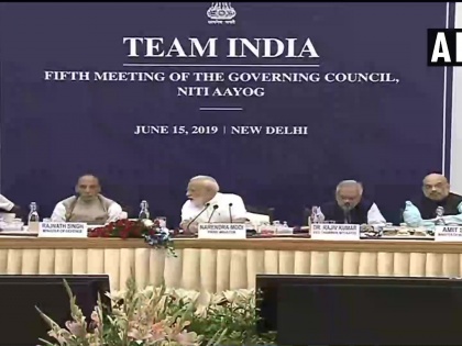 PM Modi NITI Aayog meeting Mamata Banerjee, Amarinder Singh, K Chandrashekar Rao not present | नीति आयोग की बैठक में ममता बनर्जी सहित ये तीन राज्यों के सीएम नहीं पहुंचे, पीएम मोदी के संबोधन से शुरू हुई बैठक