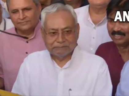 Bihar Crisis Nitish Kumar joint Tejashwi Yadav meeting Governor patna 7 parties 164 MLAs Mahagathbandaha  | Bihar Crisis: महागठबंधन में निर्दलीय समेत 164 विधायक, नीतीश कुमार और तेजस्वी यादव ने राज्यपाल को चिट्ठी सौंपी