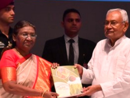 President Draupadi Murmu inaugurated the fourth agricultural road map in Bihar, said- she is also a farmer's daughter | राष्ट्रपति द्रौपदी मुर्मू ने किया बिहार में चौथे कृषि रोड मैप का शुभारंभ, कहा-वह भी एक किसान की बेटी हैं