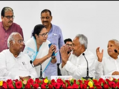 Nitish Kumar can be made the coordinator of India Alliance, virtual meeting of opposition leaders will be held this week: Sources | नीतीश कुमार बनाये जा सकते हैं इंडिया गठबंधन के संयोजक, विपक्षी नेताओं की इस हफ्ते होगी वर्चुअल बैठक: सूत्र