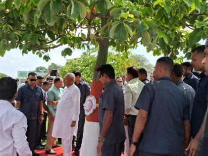 watch Raksha Bandhan 2024 Bihar CM Nitish Kumar ties 'Rakhi' tree occasion Raksha Bandhan mark 'Vriksha Suraksha Diwas' | रक्षाबंधन मौके पर पीपल पेड़ में बांधा रक्षासूत्र, मुख्यमंत्री नीतीश ने दिया वन संरक्षण का संदेश, देखें वीडियो watch Raksha Bandhan 2024 Bihar CM Nitish Kumar ties 'Rakhi' tree occasion Raksha Bandhan mark 'Vriksha Suraksha Diwas' | रक्षाबंधन मौके पर पीपल पेड़ में बांधा रक्षासूत्र, मुख्यमंत्री नीतीश ने दिया वन संरक्षण का संदेश, देखें वीडियो
