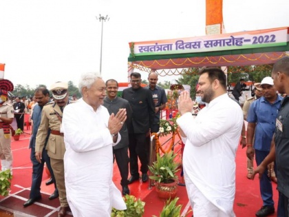 Bihar CM Nitish Kumar announced 10 lakh additional jobs from Gandhi Maidan | नीतीश कुमार ने स्वतंत्रता दिवस के मौके पर की 10 लाख अतिरिक्त नौकरियों की घोषणा, तेजस्वी यादव ने किया ट्वीट
