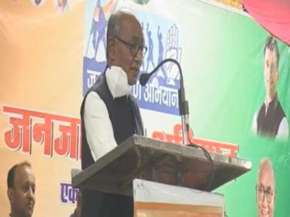 madhya pradesh news congress leader Digvijaya Singh says Girls with jeans mobile phone not influenced by PM Modi in bhopal bjp reacts | "जींस और मोबाइल इस्तेमाल करनी वाली लड़कियां पीएम मोदी से नहीं हैं प्रभावित", दिग्विजय सिंह के विवादित बयान पर भड़की बीजेपी