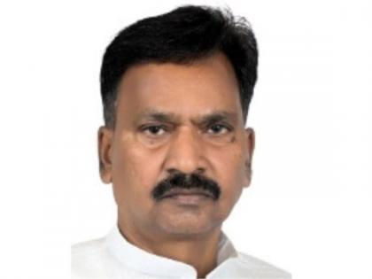 UP Congress MP Rakesh Rathore rape case Non-bailable warrant issued Uttar Pradesh’s Sitapur sexually exploiting 35-year-old woman his house | UP Congress MP Rakesh Rathore: घर में कैद कर यौन शोषण?, सीतापुर से कांग्रेस सांसद राकेश राठौर के खिलाफ गिरफ्तारी वारंट जारी UP Congress MP Rakesh Rathore rape case Non-bailable warrant issued Uttar Pradesh’s Sitapur sexually exploiting 35-year-old woman his house | UP Congress MP Rakesh Rathore: घर में कैद कर यौन शोषण?, सीतापुर से कांग्रेस सांसद राकेश राठौर के खिलाफ गिरफ्तारी वारंट जारी
