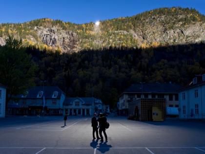 six countries of the world where the sun is visible even in night | दुनिया के छह ऐसे देश जहां रात में भी दिखाई देता है सूर्य, सिर्फ कुछ देर के लिए होता है अंधेरा