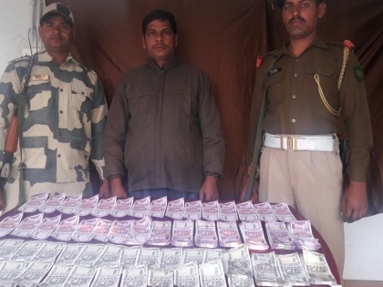 West Bengal: BSF seized fake notes of 500 and 2000 rupees from Malda of Doultpur bengal border | पश्चिम बंगाल: बीएसएफ ने बड़ी मात्रा में जब्त किए 500 और 2000 रुपये के नकली नोट
