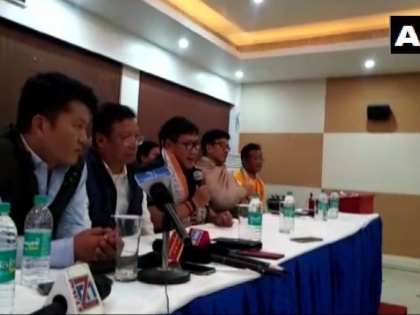 loksabha elections: Two sitting BJP Ministers and six sitting MLAs joined National People's Party in Arunachal Pradesh | अरुणाचल प्रदेश में बीजेपी को झटका, 2 मंत्रियों और 6 विधायक NPP में हुए शामिल