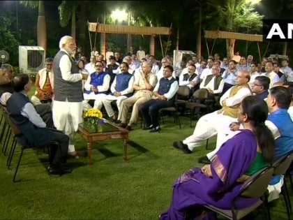 PM Narendra Modi bids farewell to the Principal Secretary, Nripendra Misra at 7 Lok Kalyan Marg in Delhi | प्रधानमंत्री आवास पर हुई प्रधान सचिव नृपेंद्र मिश्रा की फेयरवेल पार्टी, PM मोदी ने कही ये बात