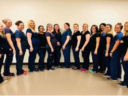 in america 16 nurses of a hospital are pregnant | एक साथ 16 नर्स हुईं प्रग्नेंट, अस्पताल प्रशासन की बढ़ी परेशानियां