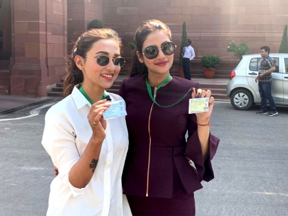 tmc new mla and actress mimi chakraborty and nusrat jahan trolled at social media | TMC सांसद नुसरत जहां और मिमी चक्रवर्ती हुईं ट्रोल, लोगों ने कहा- संसद में लगेगा ग्लैमर का तड़का