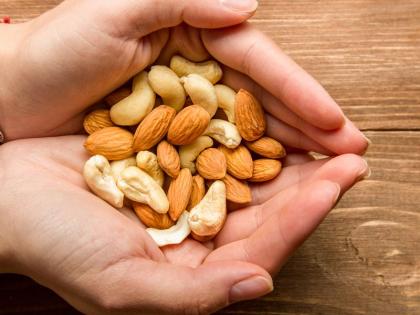 health tips eating nuts can reduce the risk of developing an irregular heartbeat and stroke | एरिथमिया और ब्रेन स्ट्रोक से बचने के लिए सिर्फ 3 दिन इतने नट्स खायें