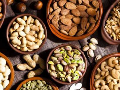 Soaking Nuts May Have Both Pros And Cons Does Soaking Nuts Have Additional Benefits | क्या मेवों को भिगोकर खाने से मिलते हैं ज्यादा लाभ? जानिए क्या कहती है स्टडी Soaking Nuts May Have Both Pros And Cons Does Soaking Nuts Have Additional Benefits | क्या मेवों को भिगोकर खाने से मिलते हैं ज्यादा लाभ? जानिए क्या कहती है स्टडी