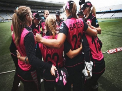 New Zealand women cricket team receives bomb threat in England | न्यूजीलैंड की महिला क्रिकेट टीम को इंग्लैंड में मिली बम की धमकी, बढ़ाई गई सुरक्षा