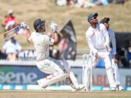 NZ vs BAN Tom Latham 252 runs 373 balls 34 fours 2 sixes BAN 126 trail by 395 runs | NZ vs BAN: बांग्लादेश टीम 126 रन पर आउट, चार बल्लेबाज सातवें ओवर में 11 रन पर लौटे, न्यूजीलैंड कप्तान टॉम लाथम ने अकेले बनाए 252 रन